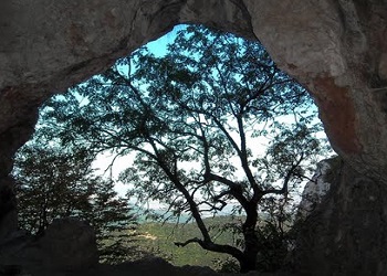 Cave Man, a hely, áttekintésre, irányokat, a hegyek és fennsíkok (barlang) Cave Man, a hely, áttekintésre, irányokat, a hegyek és fennsíkok