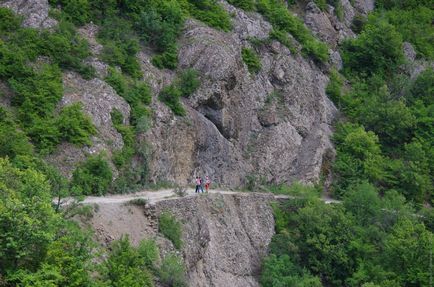 Пішки по річному криму, недалеко від моря