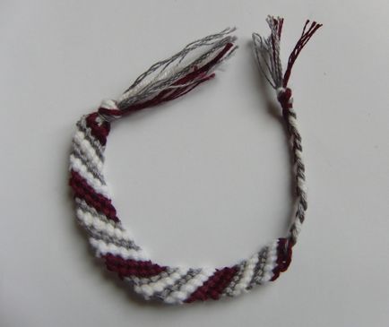 Плетіння фенечки