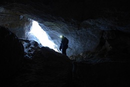 Trekking în peșterile Pinega