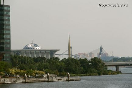 Putrajaya - magnifica estului în noua capitală a Malaeziei