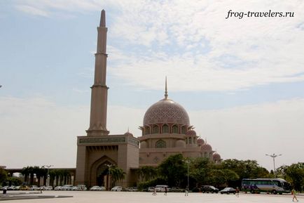 Putrajaya - magnifica estului în noua capitală a Malaeziei