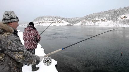 Риболовля на ангарі відео лову на річці, рибалка на харіуса і ленка, взимку, навесні