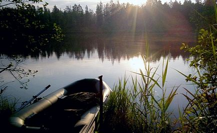 Halászó fekete sügér tőzeg tó leningrádi régióban