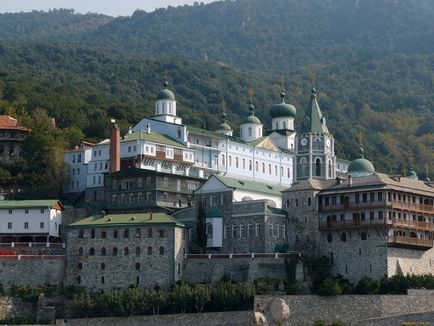 Sfântul Mare Mucenic și vindecător panteleimon (+ 305), biserica Sf. Nicolae, arhiepiscopie