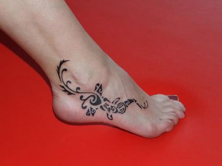 Татуювання на нозі для дівчат фото