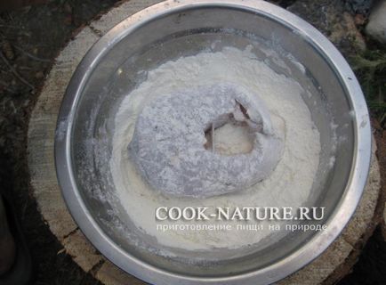 Taimen prăjit în aluatul de ceapă - gătiți pe natura
