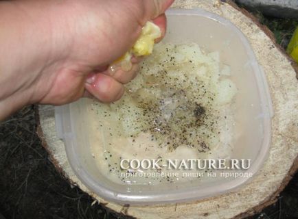 Taimen prăjit în aluatul de ceapă - gătiți pe natura
