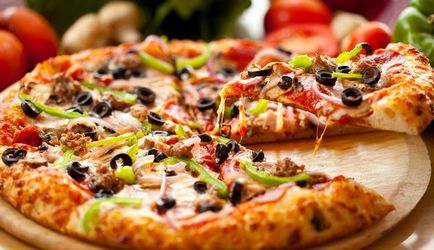 Вчені розповіли про небезпеку піци з мікрохвильовки