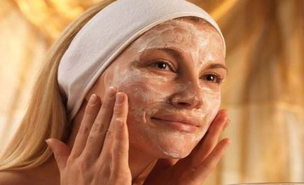 Aveți grijă de tipul uscat de recomandări de bază pentru pielea feței și remedii la domiciliu
