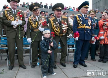 Jekatyerinburgban, a veteránok lesz, hogy egy menetben, hogy a győzelmi parádén ülésekkel