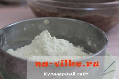 Finom házi madár-cseresznye torta tejföllel - egy recept fotó (madár cseresznye tejföl sütemény) Finom házi madár-cseresznye torta tejföllel - egy recept egy fotó