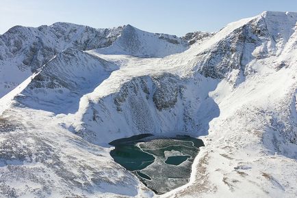 Cascade din corpus și tutorial pe fotografia Altai, descriere