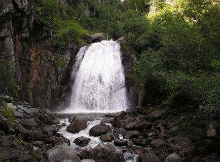 Водоспади корбу і Учар на Алтаї фото, опис