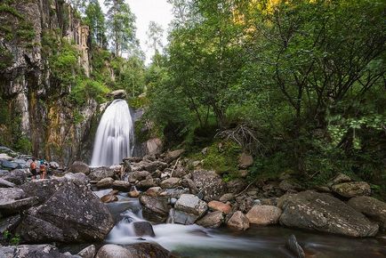 Cascade din corpus și tutorial pe fotografia Altai, descriere