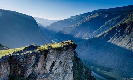 Cascade din corpus și tutorial pe fotografia Altai, descriere