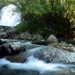 Cascada Korba este cea mai populară pe lacul Teletskoye