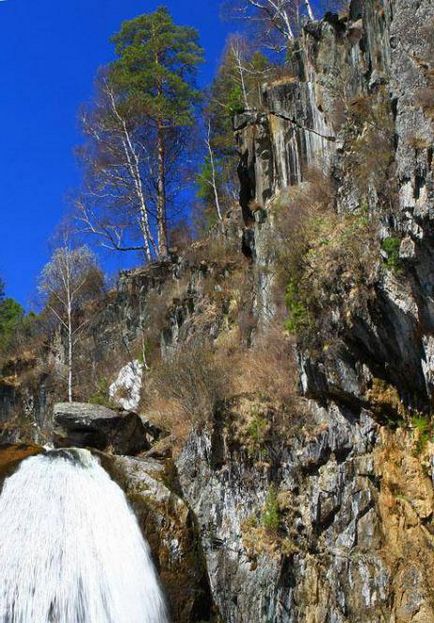 Corbul de cascadă este un fenomen natural uimitor