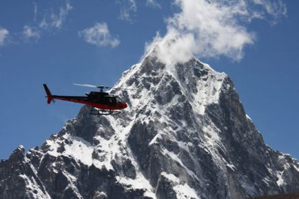 Urcarea pe Everest este o aventură fascinantă și periculoasă, o miraterra