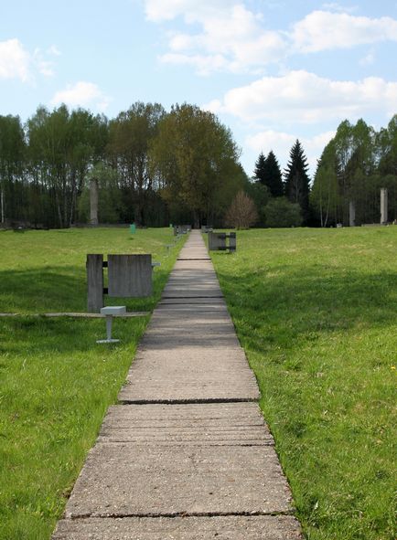 Al doilea război mondial - Khatyn - un cimitir de sate