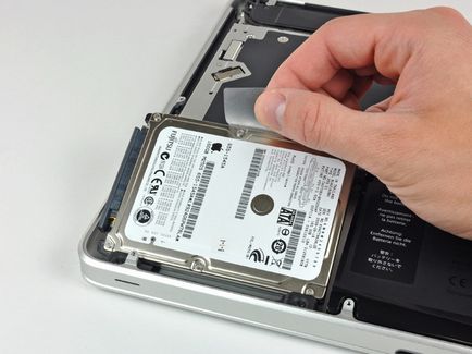 Înlocuirea unității hard disk în 13 