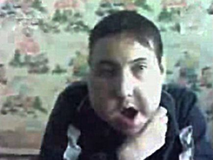 Nakromaniya horror - egy krokodil, portál szőkéket (Krokodil) Nakromaniya horror - egy krokodil, portál szőkéket