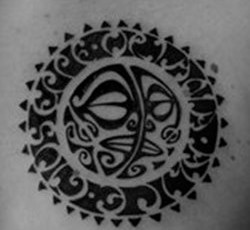 Értékek tattoo „fekete nap”