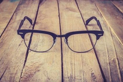 5 trucuri strălucitoare pentru îndepărtarea zgârieturilor din ochelari