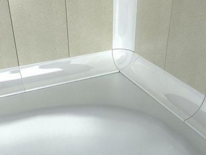 Curbură acrilică pentru un tip de baie, caracteristică a materialelor, instalare