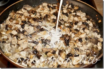 Blinele umplute cu ciuperci și pui cu cremă