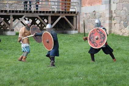 A harcok a várat és az ősi vikingek Latgallians megmutatta, hogyan küzd igazi férfi!