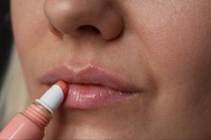 Clarins eclat minute instant light natural lip perfector 04 блиск для губ - beauty tricks
