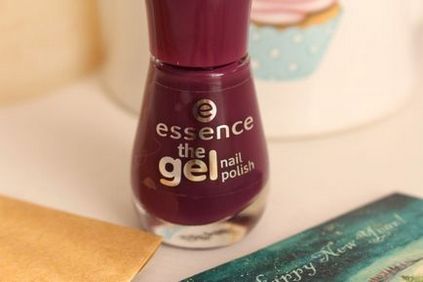 Essence - gelul - lac de unghii cu un efect de gel - trucuri de frumusete