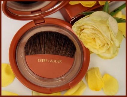 Estee lauder bronze goddess soft shimmer bronzer у відтінку 02