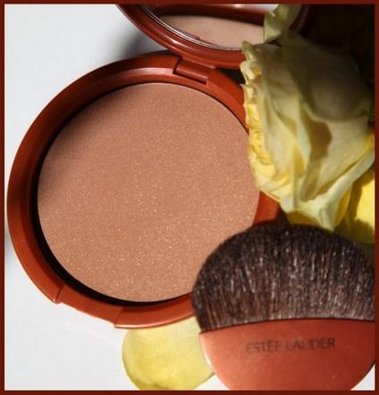 Estee lauder bronze goddess soft shimmer bronzer у відтінку 02