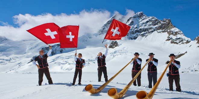 Svájc zászlaja fotók, színek és a különböző egyéb zászlók