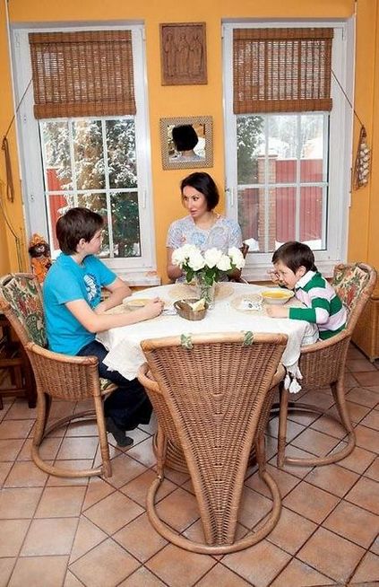 Unde râde Alik, casa lui Alik râzând în satul pernei