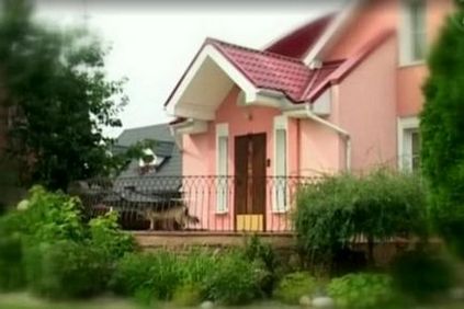 Де живе Аліка Смєхова, заміський будинок Аліка Смєхова в селі Подушкино