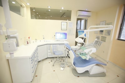 Грецька стоматологічна клініка в салоніки