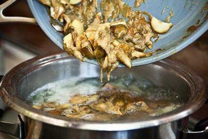 Supa de ciuperci cu smântână - o rețetă pentru gătitul modern la domiciliu cu o fotografie