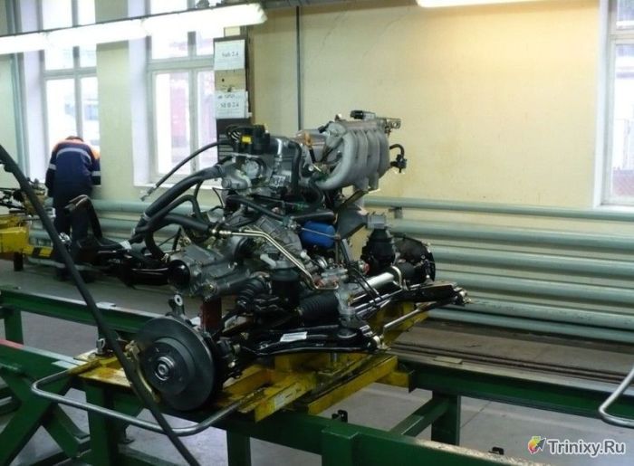 Cum se asamblează mașinile chinezești în Rusia (59 fotografii) - trinitatea