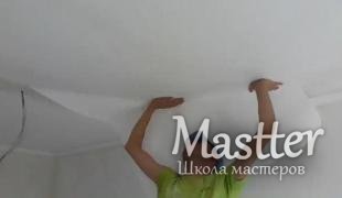Cum să lipiți tapet pe tavan