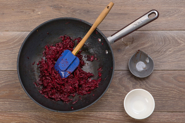 Hogyan könnyen elkészíthető otthon céklaleves - főzés recept lépésről lépésre fotók