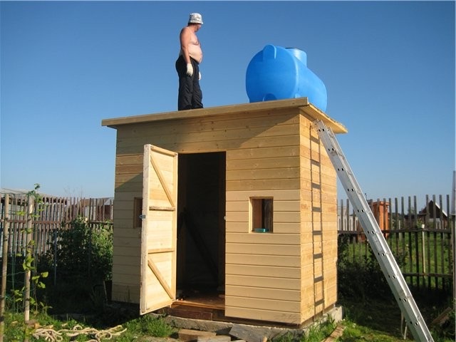 Cum de a construi o cabină de duș pentru o reședință de vară