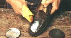 Як правильно чистити взуття