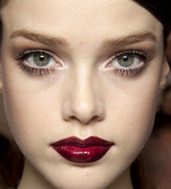Cum sa faci ochii mai mult cu tehnicile de make-up de aplicare a umbrelor