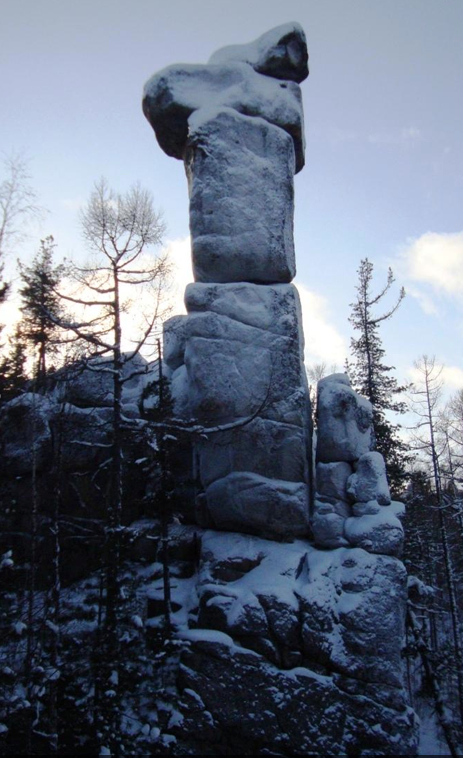 Paznici de piatră din arin, se odihnesc pe Baikal, fan al lui Baikal