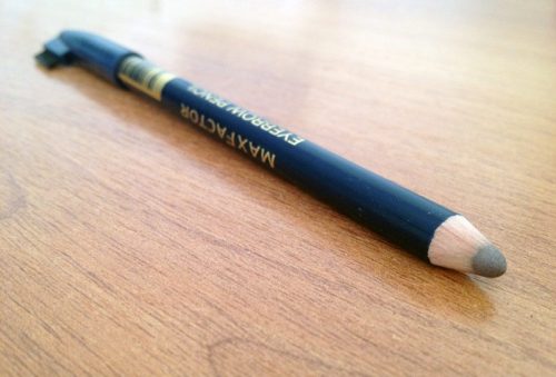 Creion sprancean creion spranceana creion max factor, pupa și rim