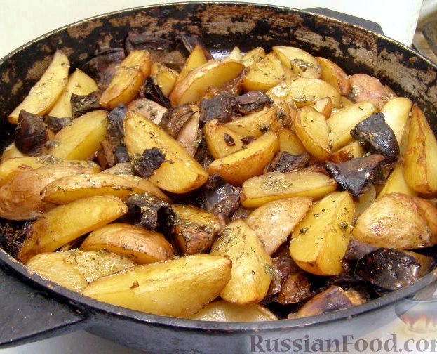 Cartofii din cuptor rețetă cu o fotografie cu ciuperci