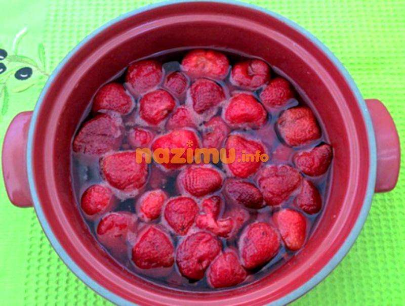 Strawberry Confiture - reteta foto pentru iarna fara gelatina